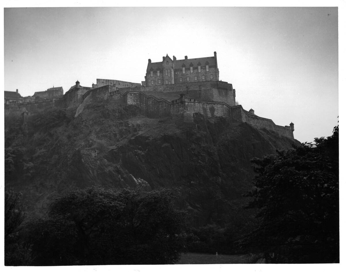 EDINBURGH CASTLE
