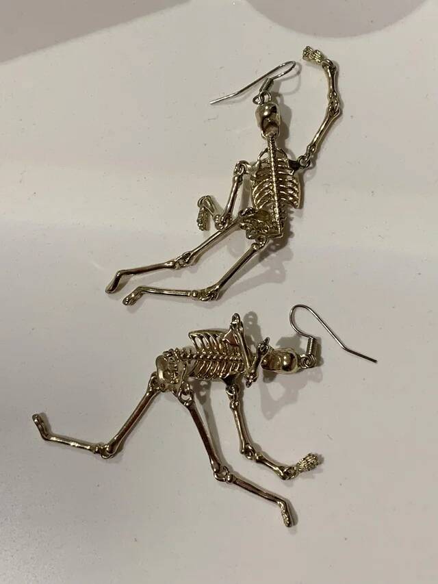 every-time-i-take-off-my-skeleton-earrings-and-put-them-v0-68bonhzh3vcg1