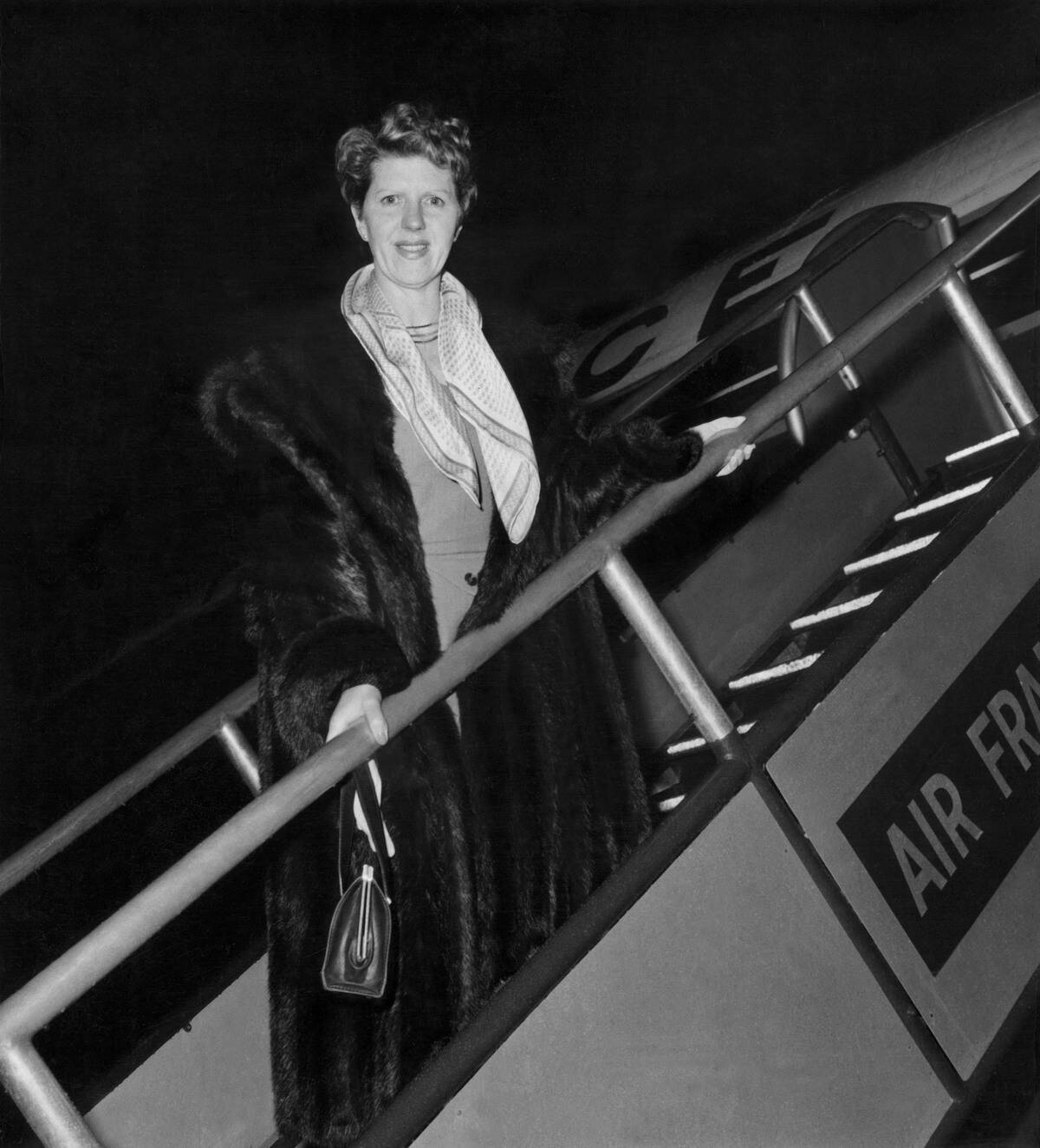 FRANCE-IRELAND-DANCE-BLUEBELL GIRLS-KELLY