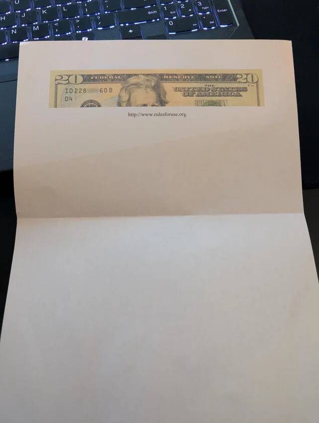 i-tried-to-print-fake-money-for-a-christmas-prank-and-my-v0-ktmnxu8k019e1