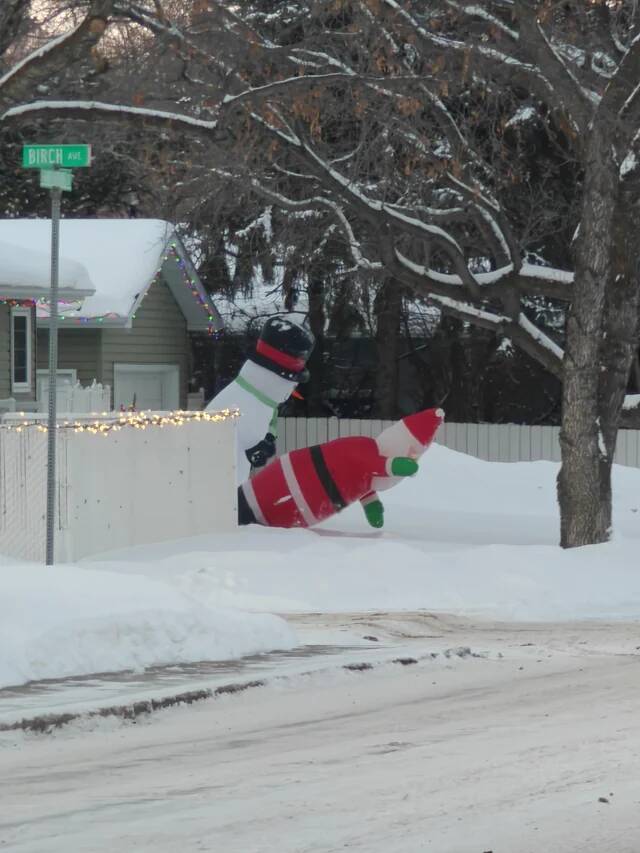 santa-has-different-priorities-after-the-christmas-rush-v0-zjy2dolqmubg1