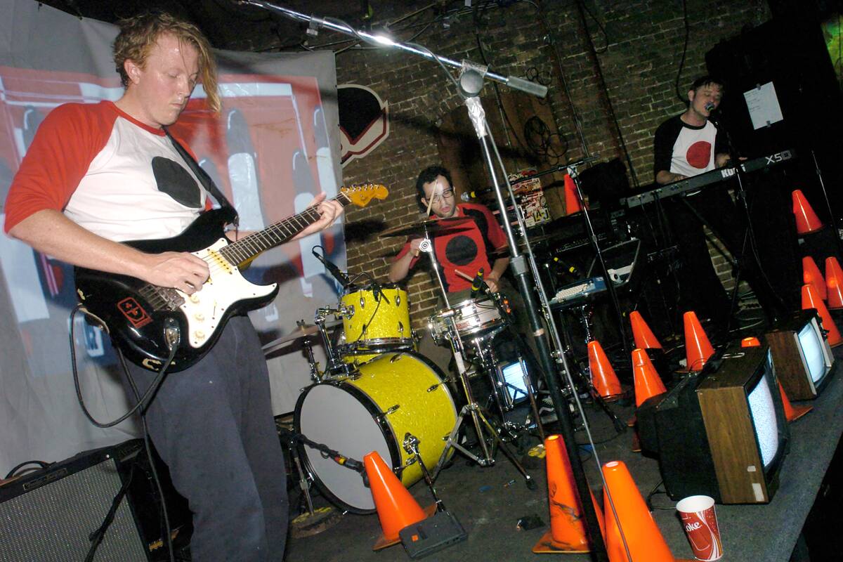 Single Frame Performs At Emo's