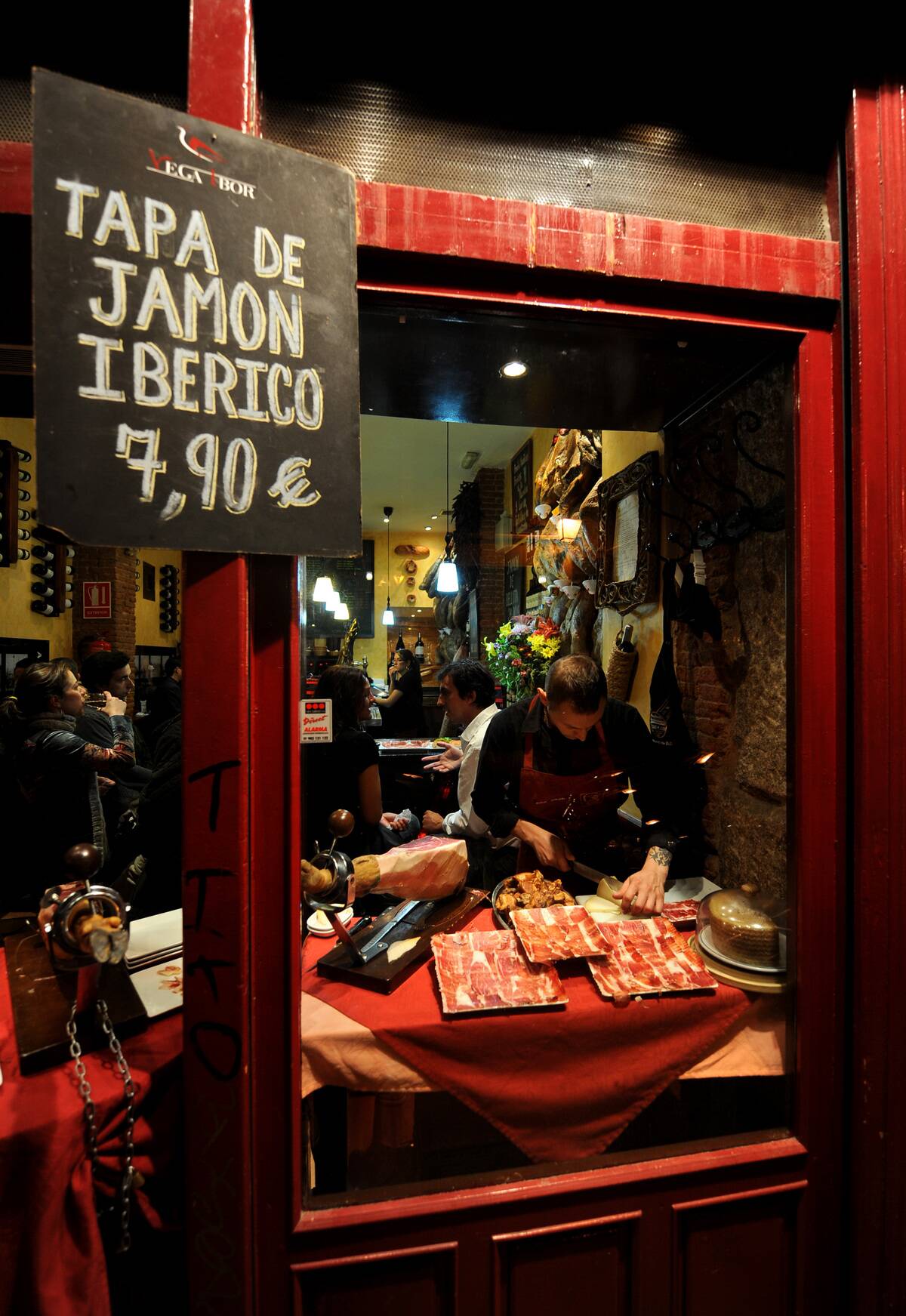 Spaniards Fall Back On Tapas Bars In Harder Times