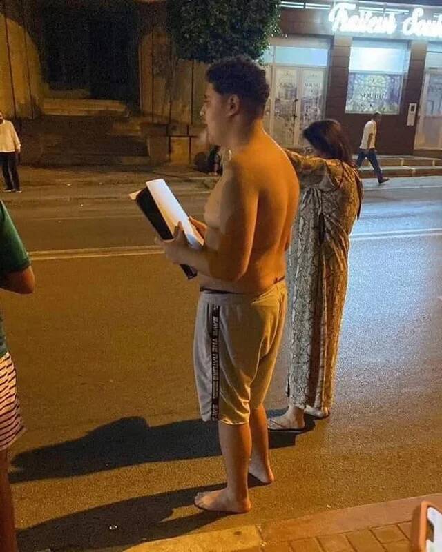 this-guy-left-the-house-with-his-playstation-5-after-a-v0-1k9zkfjl8o6f1