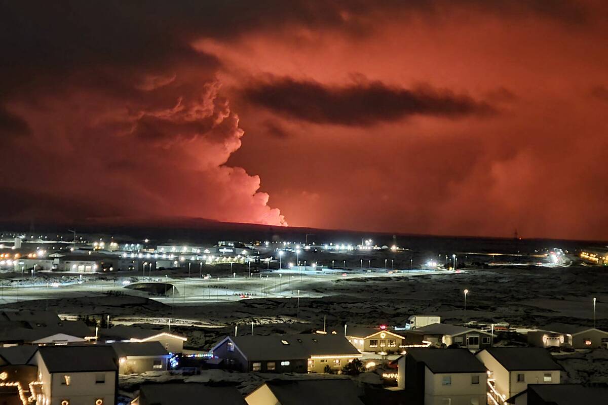 TOPSHOT-ICELAND-VOLCANO-ERUPTION