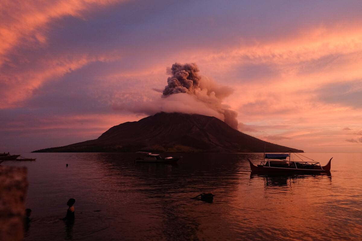 TOPSHOT-INDONESIA-VOLACNO