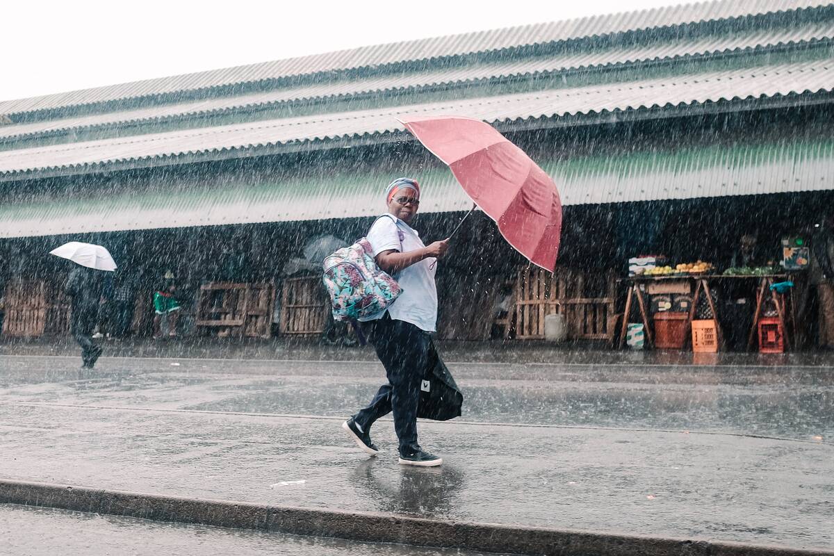 TOPSHOT-SAFRICA-WEATHER-FLOODS