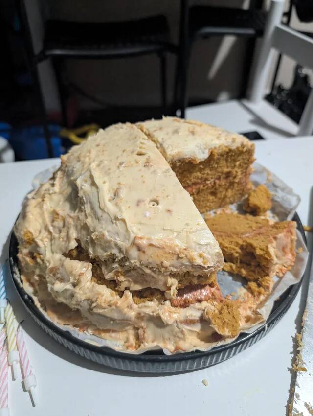 tried-to-bake-my-fiance-a-birthday-cake-v0-rmkp6o7zqbwf1