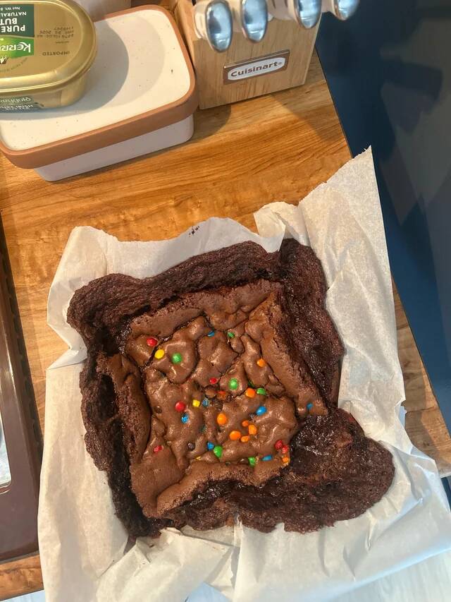 what-happend-here-v0-qeu4hrat00dg1