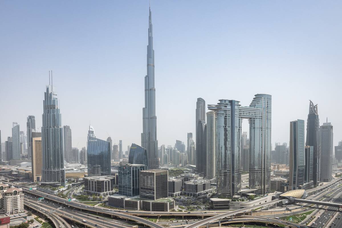 World's Rich Ignore Mideast Strife to Bet on Dubai and Abu Dhabi