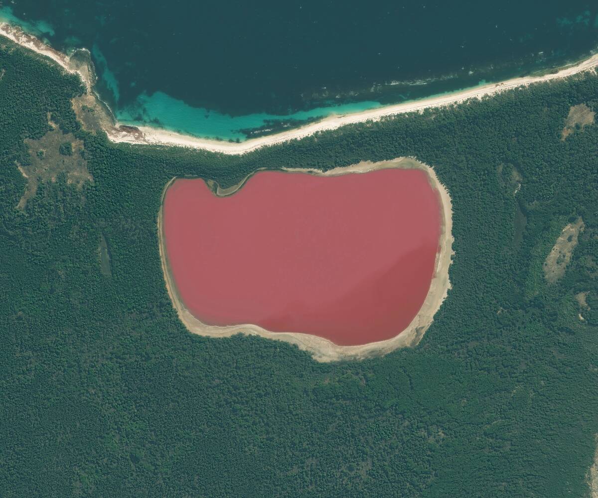 Aerial view of Lake Hillier, Australia