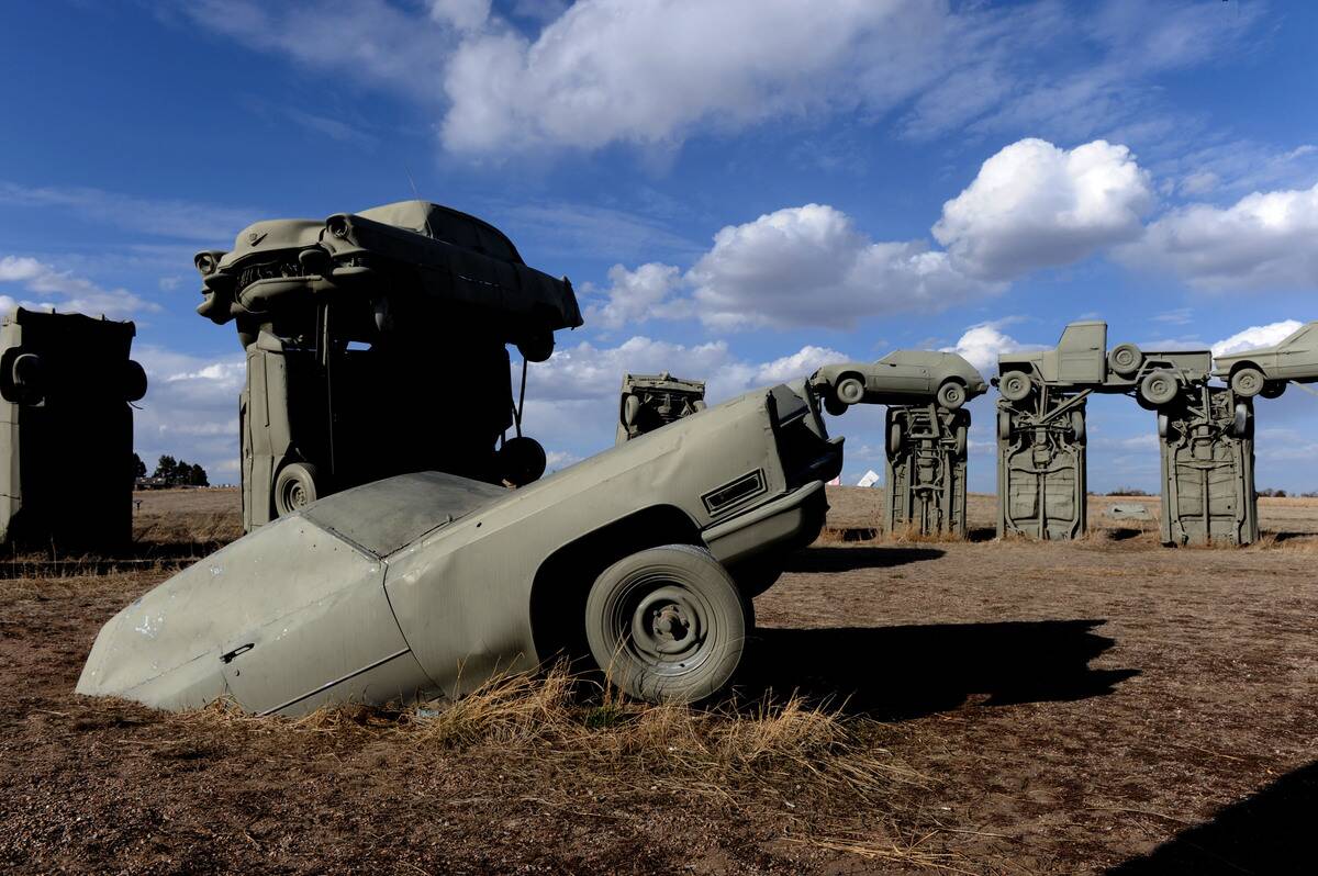 CAR HENGE! - A version of Stonehenge made from cars