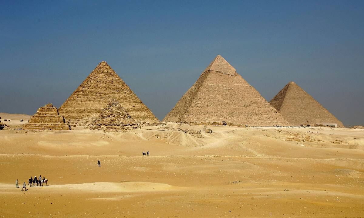 EGY: The Pyramids at Giza