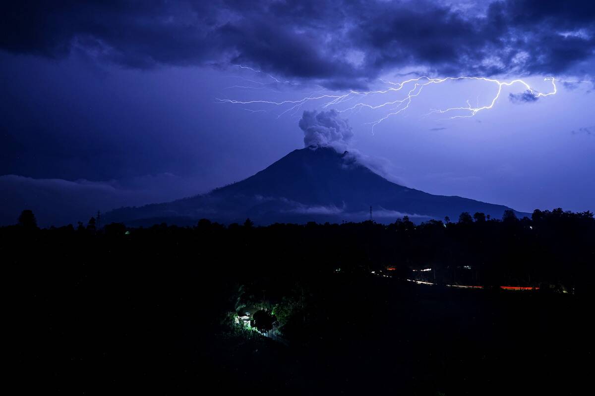 INDONESIA-NORTH SUMATRA-MOUNT SINABUNG