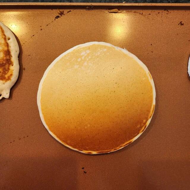 made-a-pancake-that-had-a-near-perfect-gradient-v0-di5vapqz5tce1