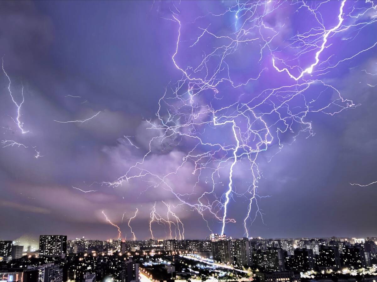 Parts Of Beijing See Strong Winds And Thunderstorms