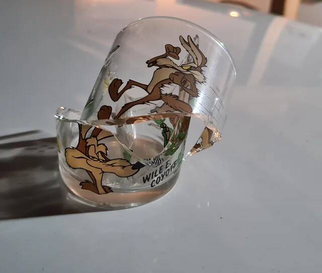 saved-my-favourite-childhood-glass-from-getting-thrown-away-v0-6yy91eiaejeg1