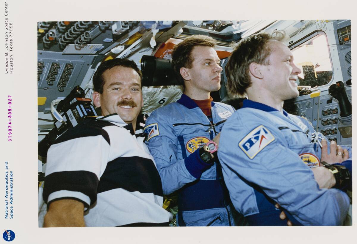 STS-74 Joint Space Shuttle Atlantis/Mir