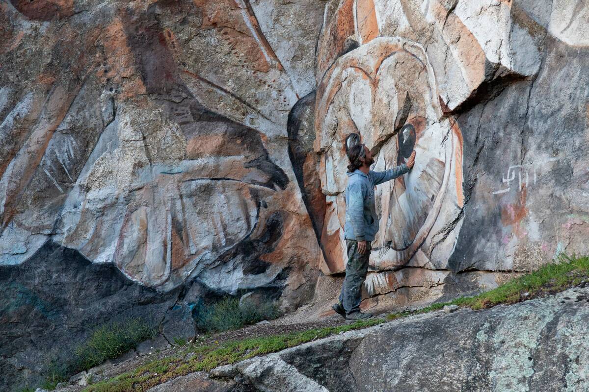 The Artist 'sea162' Paints Murals In Sierra De Madrid