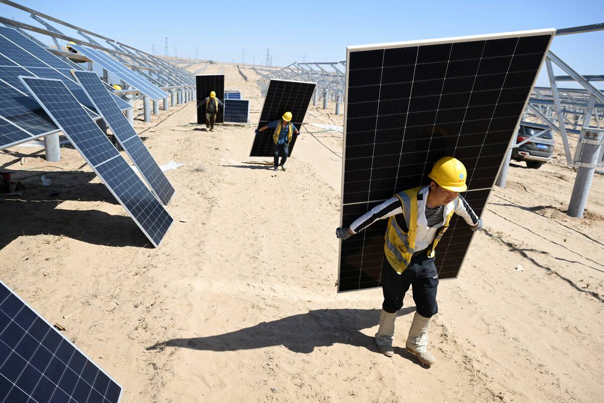 TOPSHOT-CHINA-ECONOMY-ENERGY-SOLAR