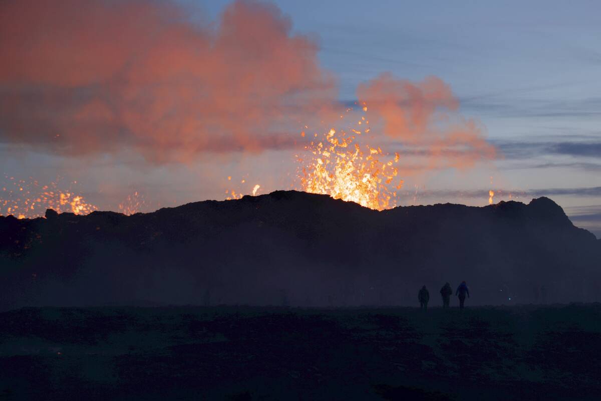 TOPSHOT-ICELAND-VOLCANO