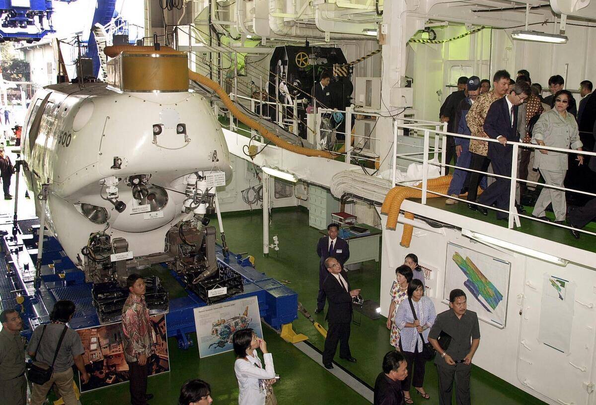 TOPSHOT-INDONESIA-JAPAN-EXPEDITION-MEGAWATI