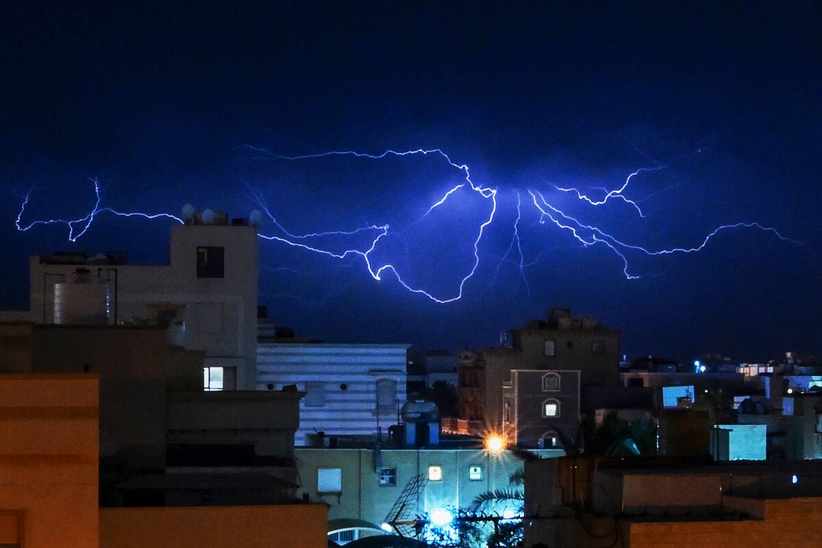 TOPSHOT-KUWAIT-WEATHER-STORM-LIGHTNING