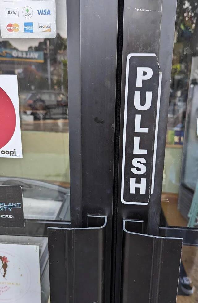 trying-to-figure-out-how-to-get-in-this-place-v0-w9gjctgivs3g1