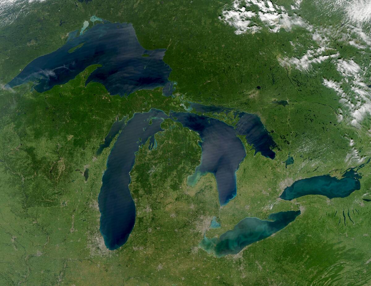 Great_Lakes,_No_Clouds_(4968915002)_Brighter