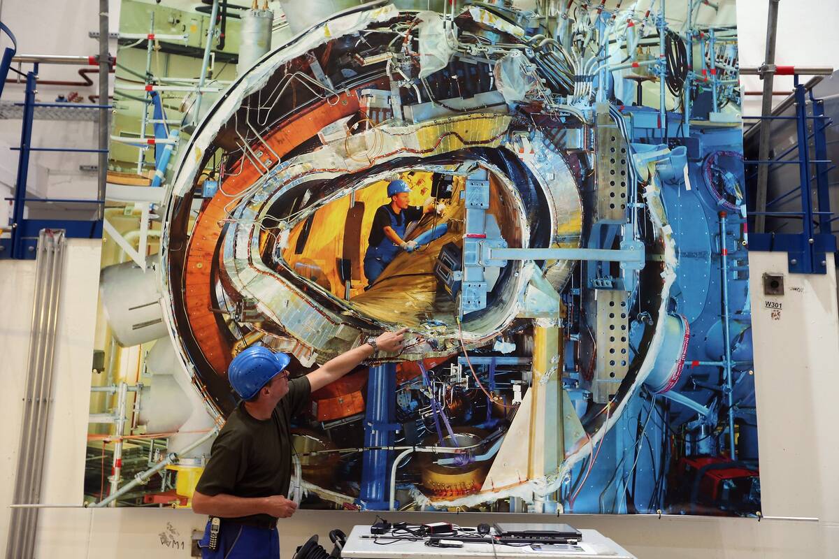 Construction Continues On Wendelstein 7-X Reactor