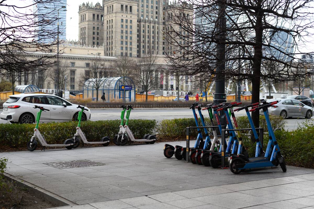 Economy And Daily Life And In Warsaw.