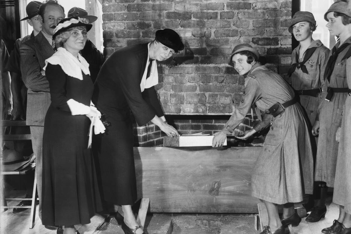 Eleanor Roosevelt and Girl Scout Place Box
