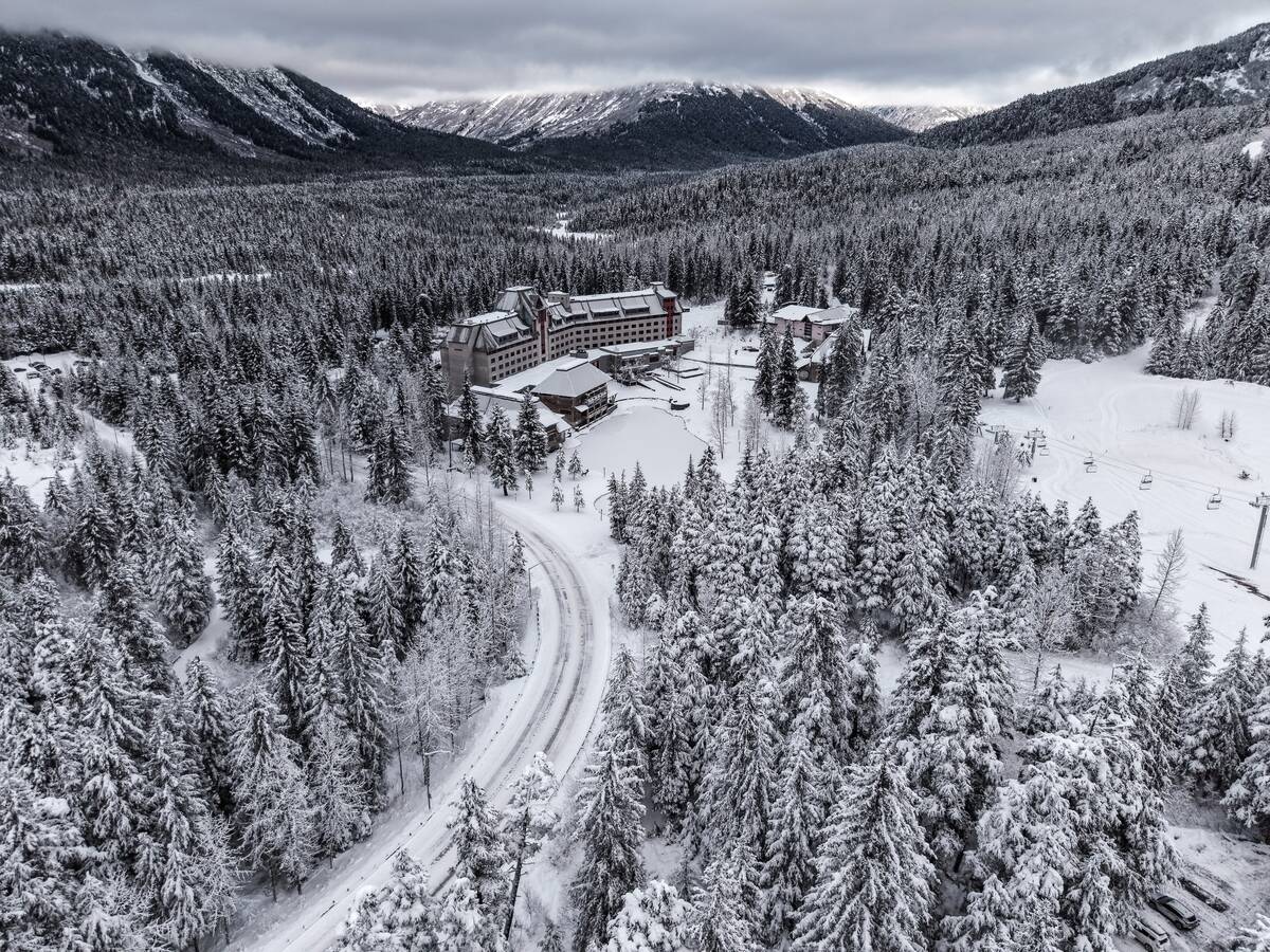 First major snowfall in Alaska's Girdwood