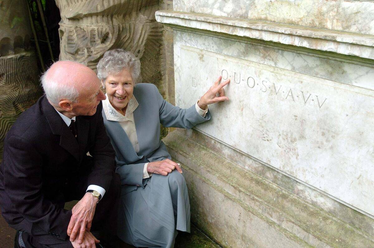 Holy Grail inscription