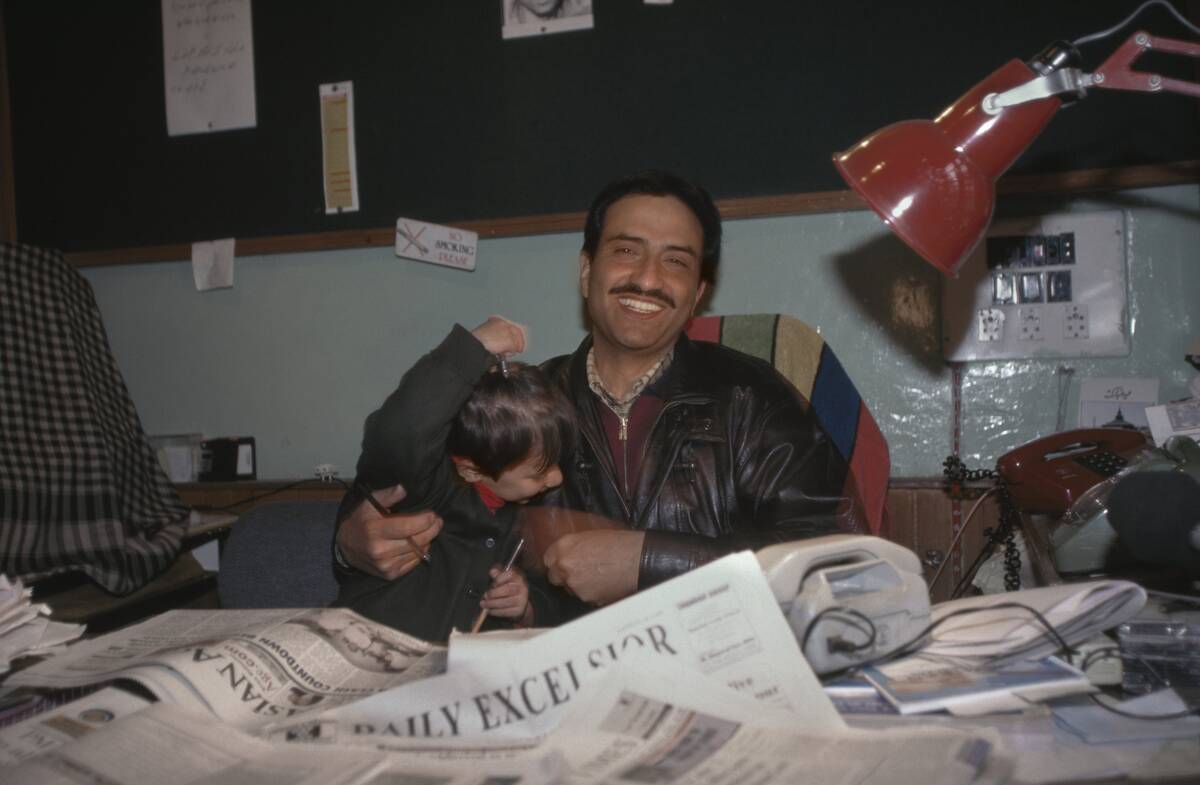 Kashmiri Journalist Yusuf Jameel Plays With His Daughter