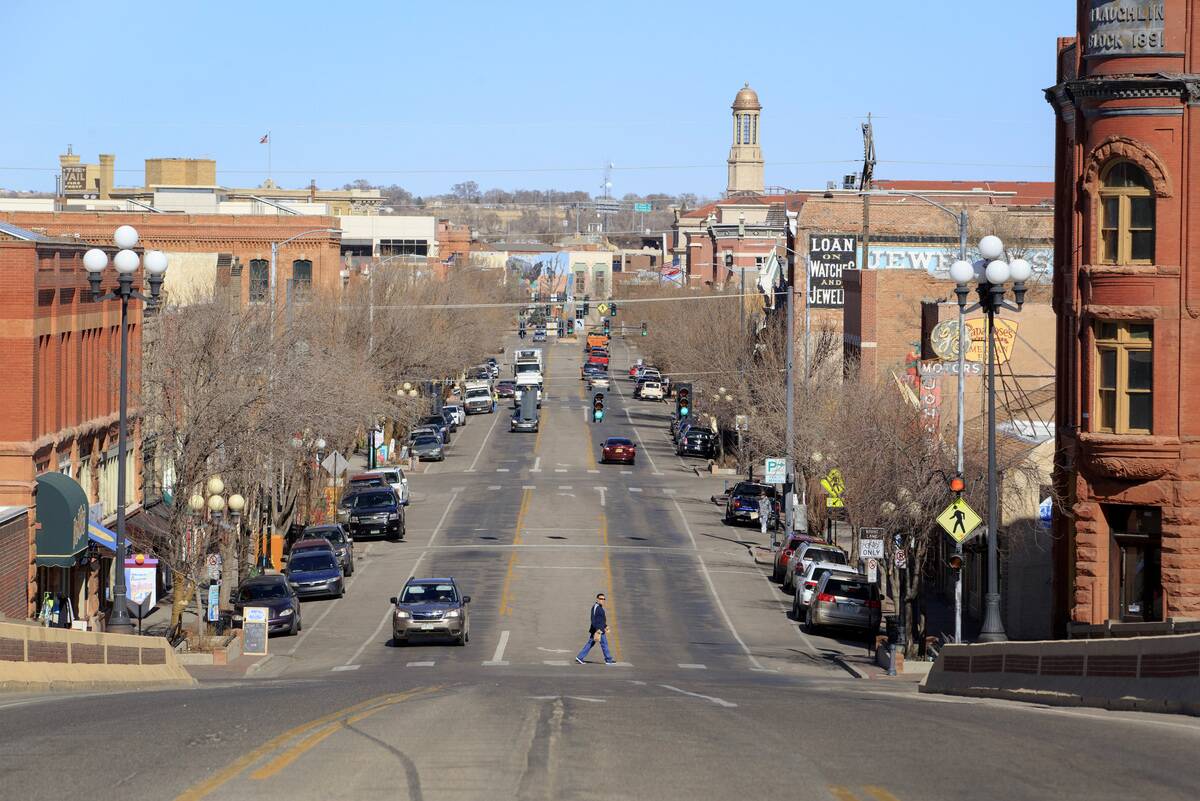 Marijuana Growing At Los Suenos Farms As Colorado's $1-Billion Pot Industry Saves Towns