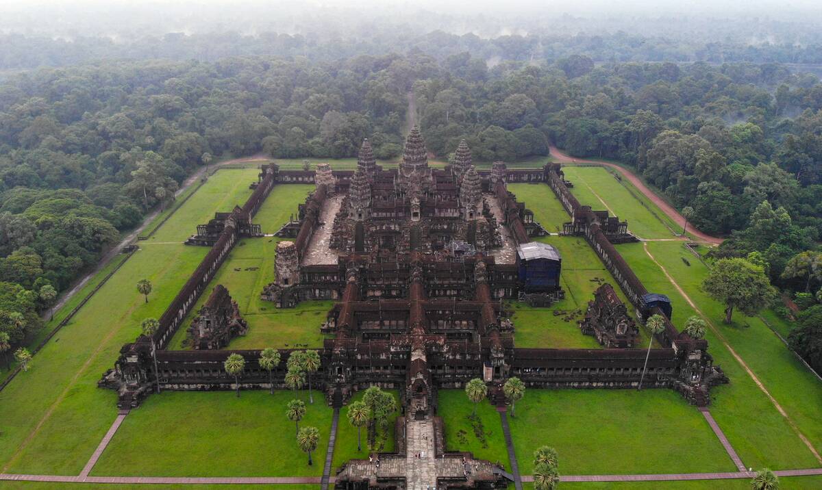TOPSHOT-CAMBODIA-TOURISM-BUDDHISM-TEMPLE