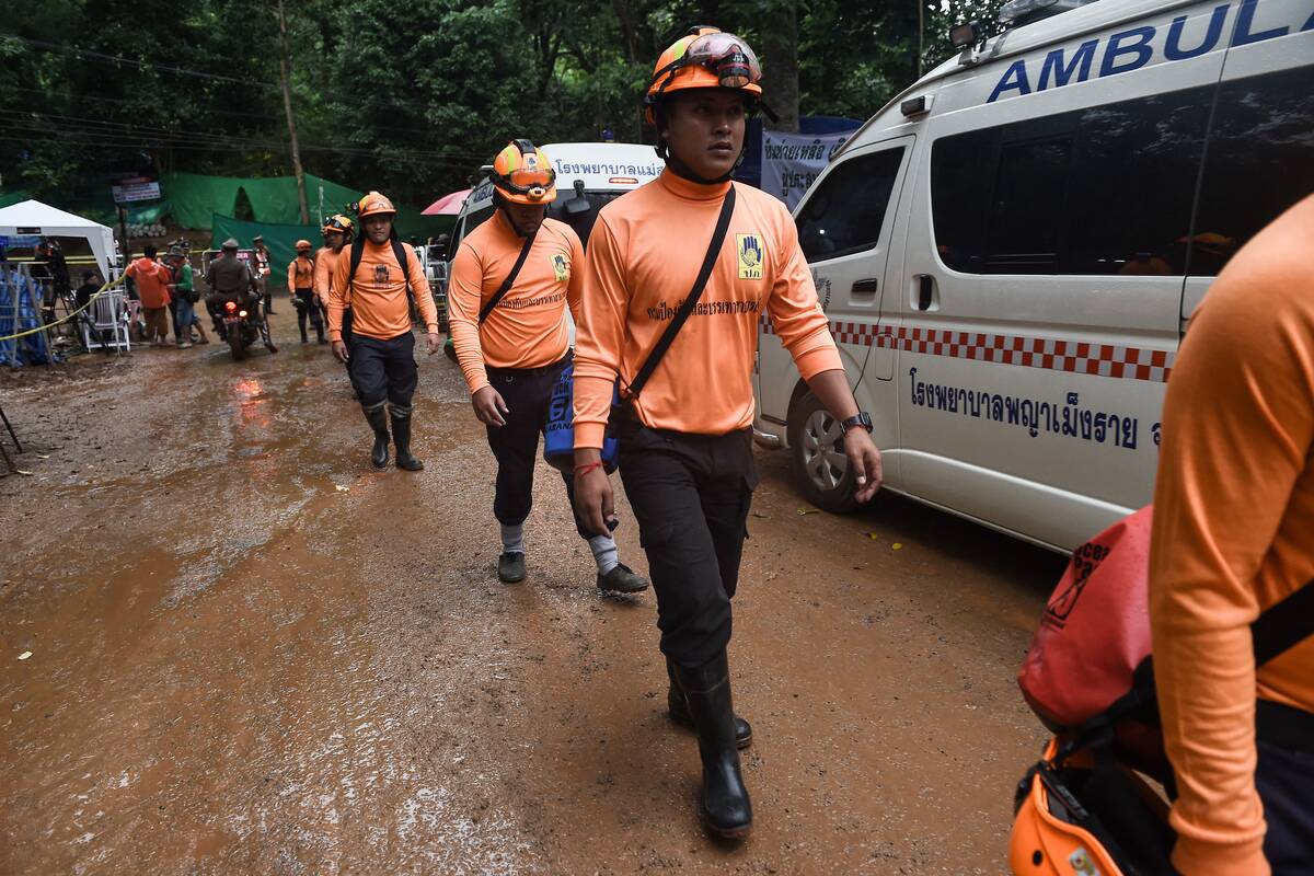 TOPSHOT-THAILAND-WEATHER-ACCIDENT-CHILDREN-CAVE