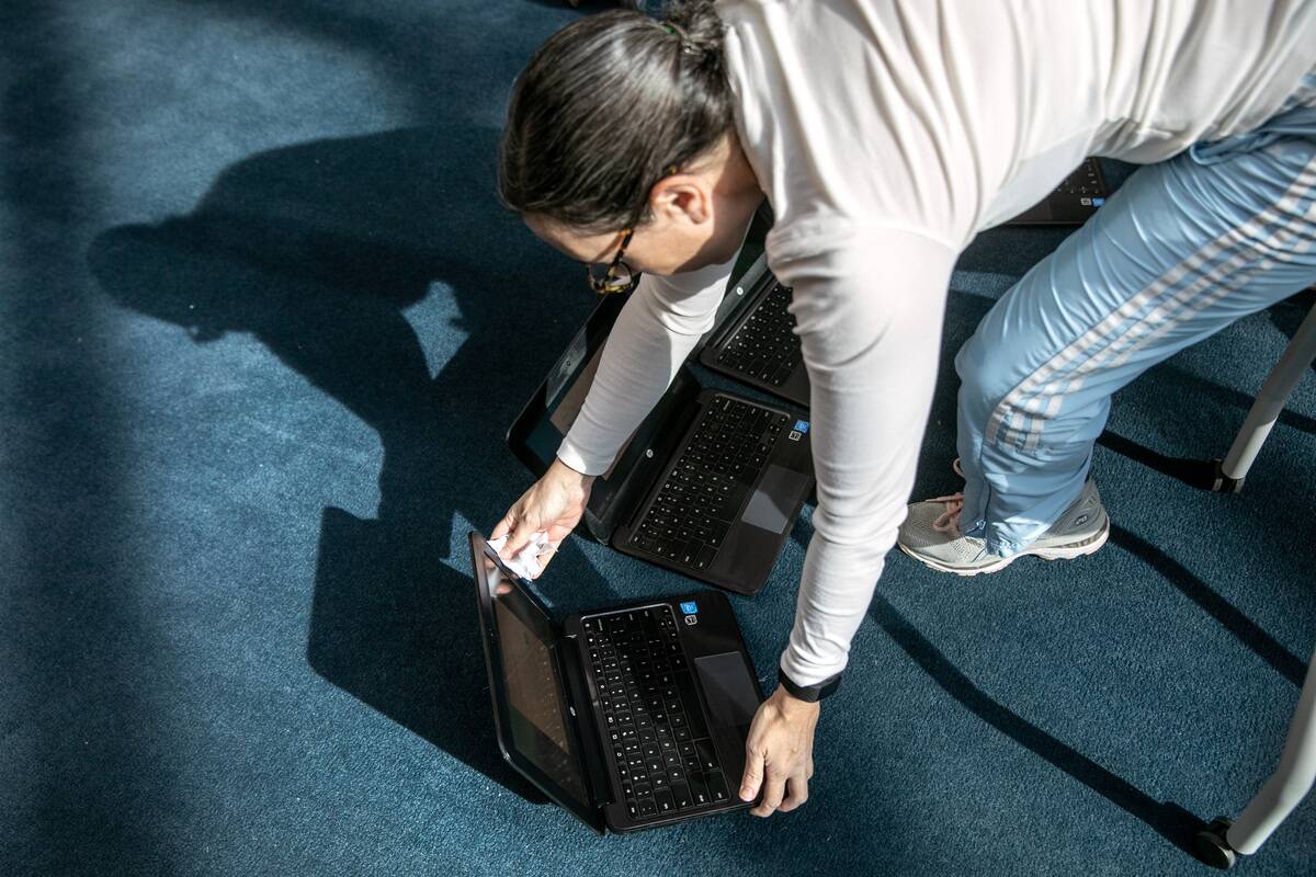 Connecticut School District Prepares Classrooms For Hybrid Learning