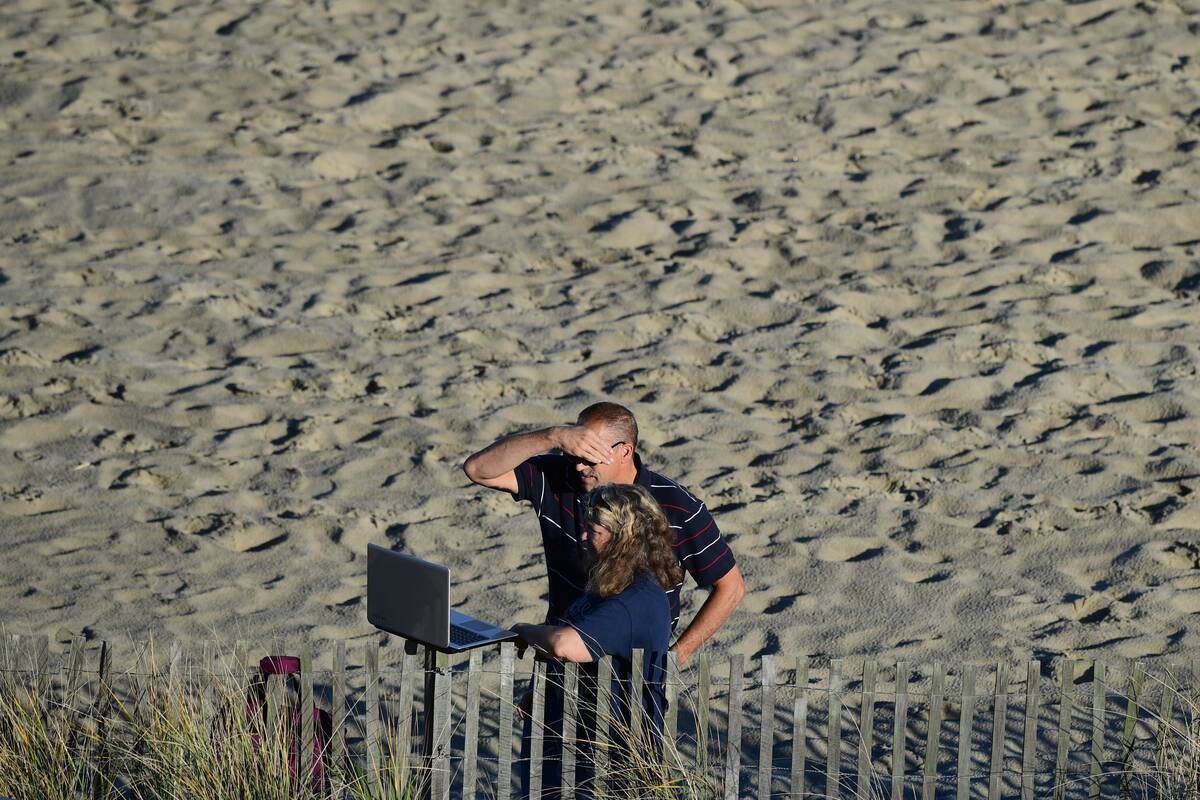Families Spend Thanksgiving Day On The Beach In Delaware