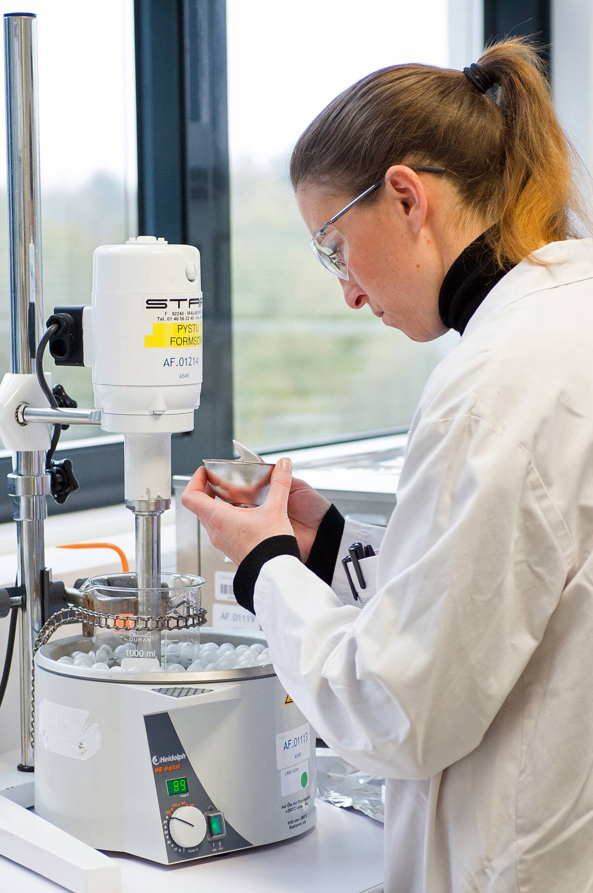 FRANCE-LUXURY-PERFUME-COSMETICS-COMPANY-LVMH