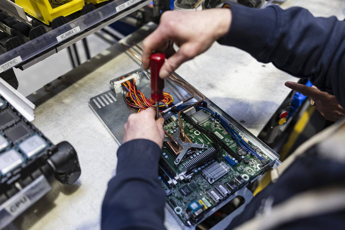 FRANCE-TECHNOLOGY-COMPUTING-POLITICS