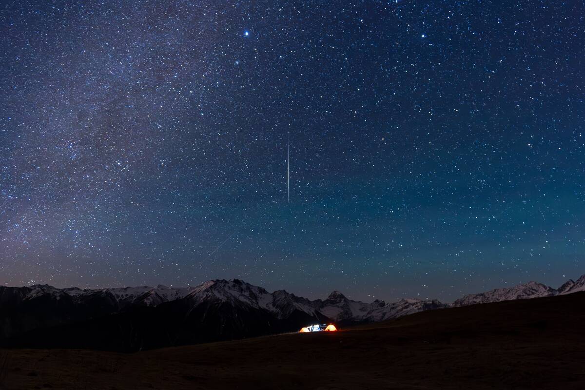 Geminid Meteor Shower Lights Up Night Sky