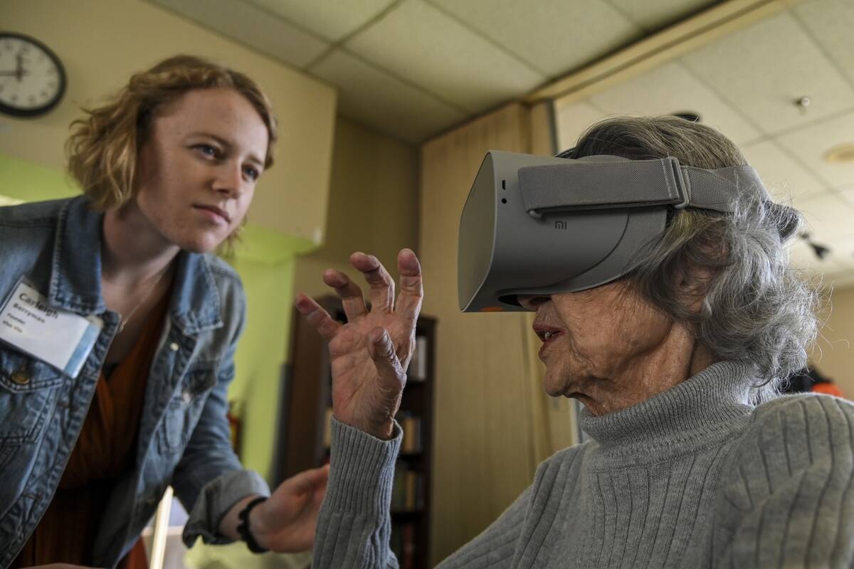 Senior Citizens Experience Virtual Reality