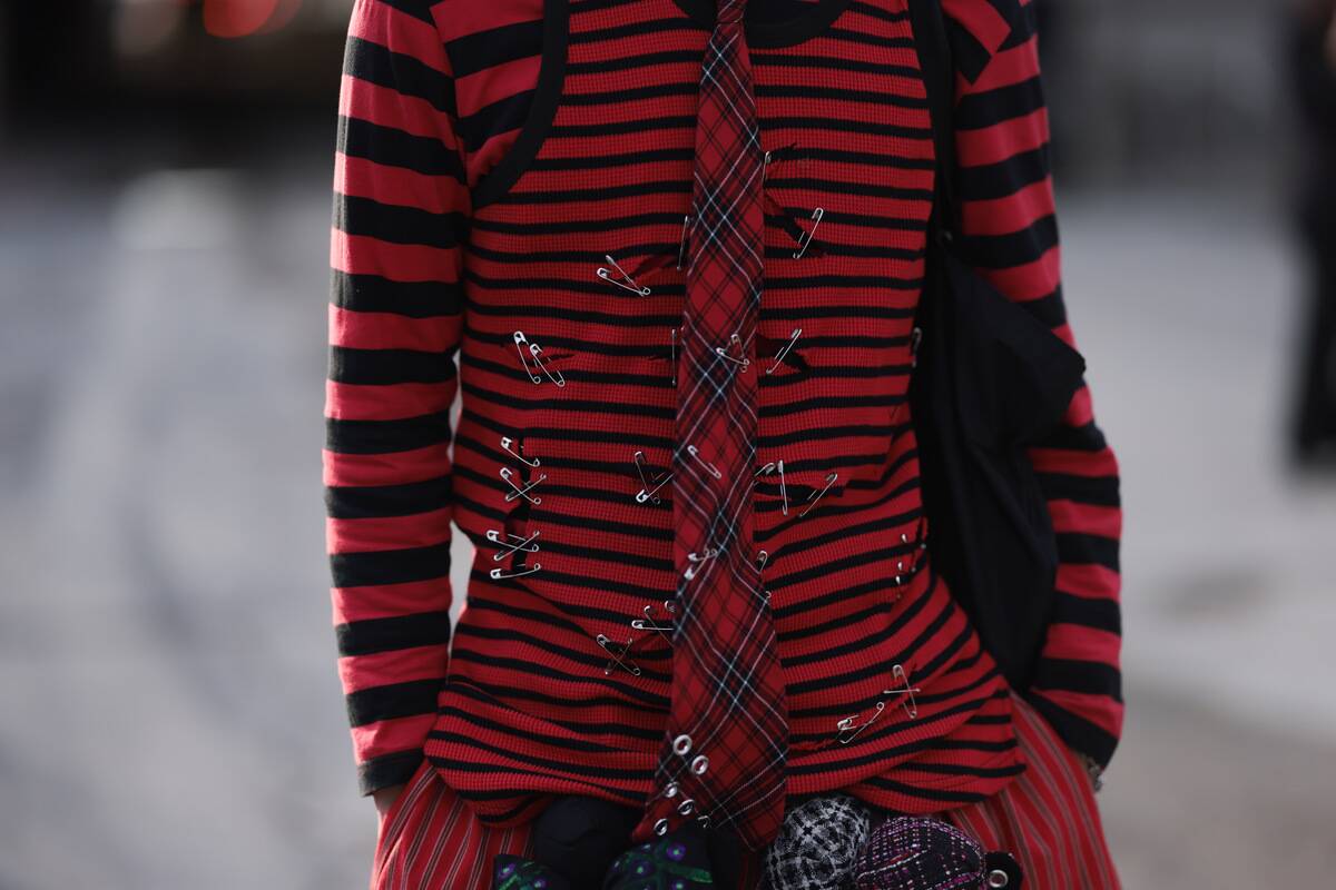 Street Style - Paris Fashion Week - Womenswear Fall/Winter 2024/2025 - Day Two