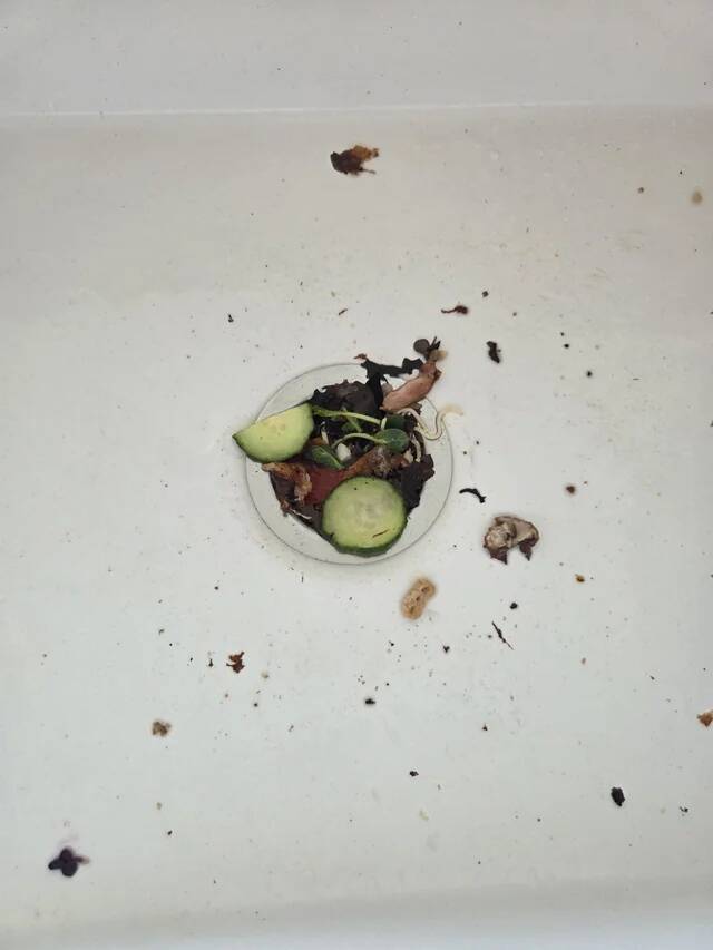 the-way-my-husband-leaves-the-sink-after-doing-the-dishes-v0-hswhjca3t0ig1