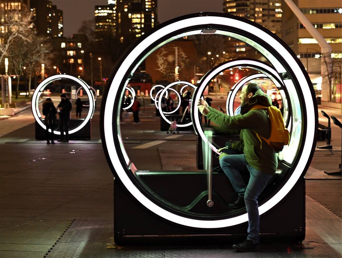 TOPSHOT-CANADA-health-VIRUS-arts