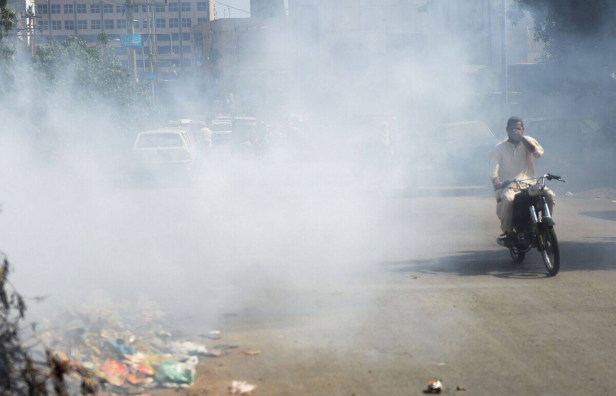 TOPSHOT-PAKISTAN-HEALTH-ENVIRONMENT-AIR-POLLUTION-UN