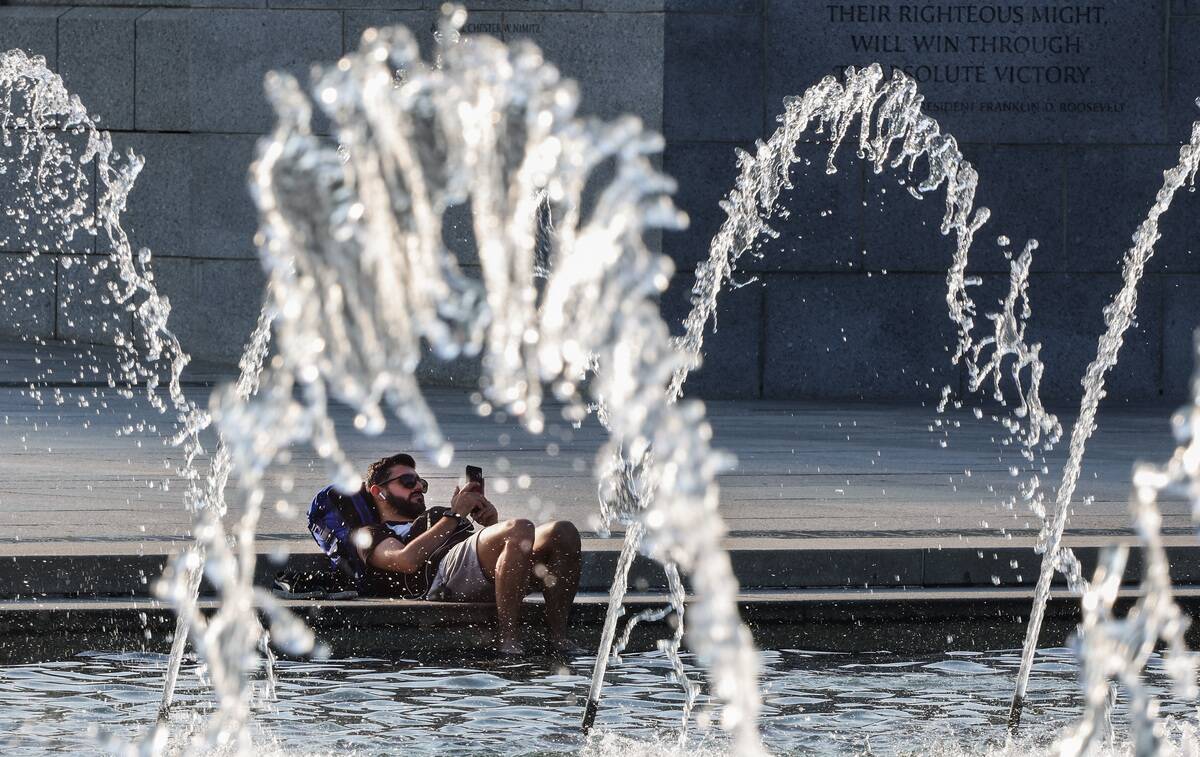 Washington, DC Sees High Temperatures As Heatwave Stretches Across Nation