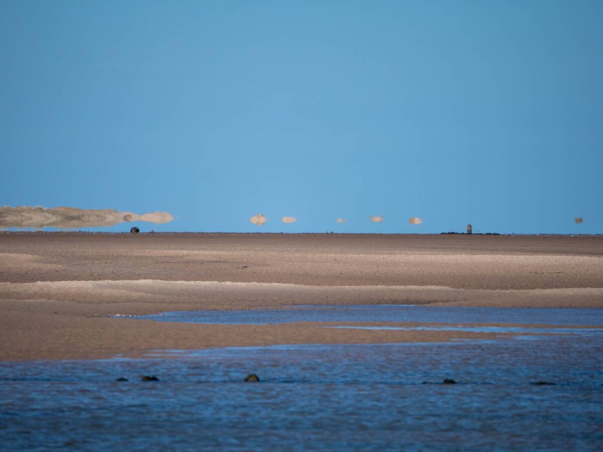 Fata_Morgana_mirage_at_Budle_Bay_1